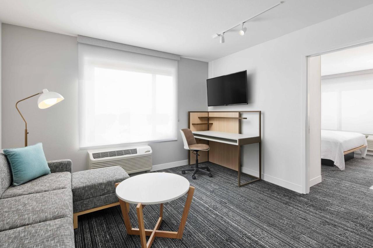 Towneplace Suites By Marriott Tampa Casino Area Orient Park المظهر الخارجي الصورة