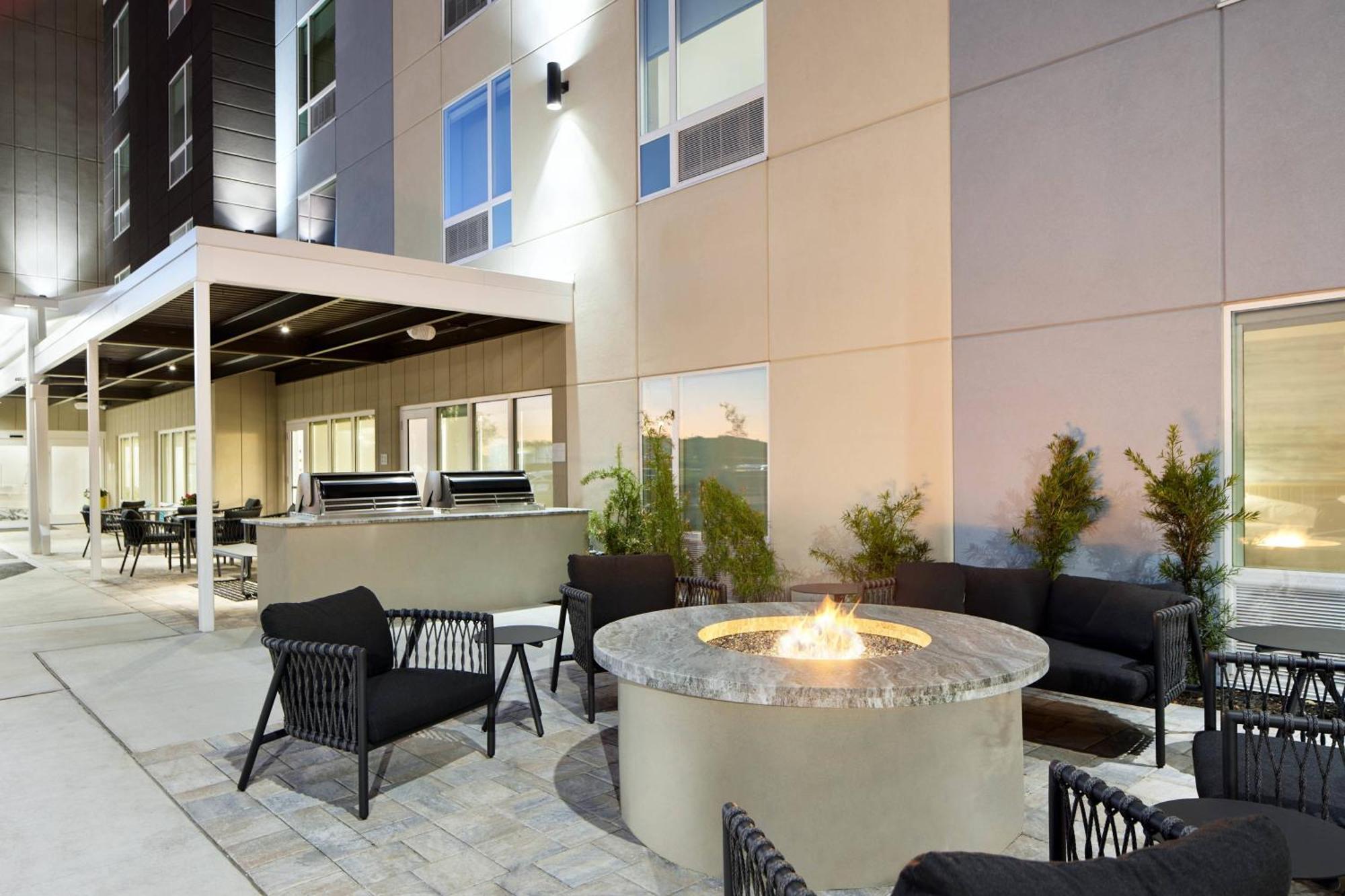 Towneplace Suites By Marriott Tampa Casino Area Orient Park المظهر الخارجي الصورة